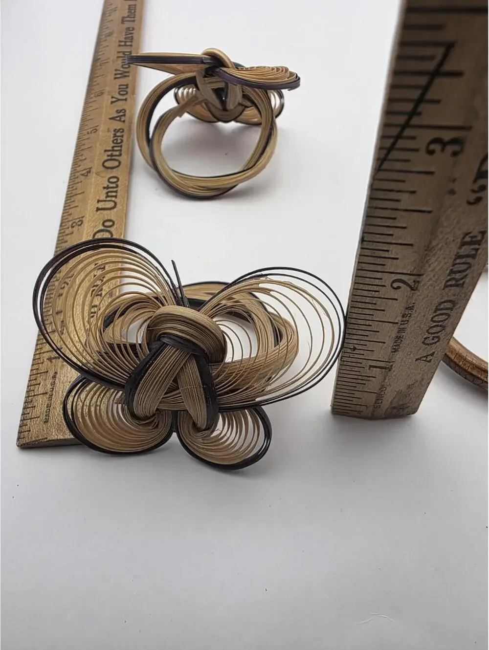 Vintage BAMBOO NAPKIN RINGS  Lot 6 Piece Set BOHO Natural Tiki & Woven Wicker